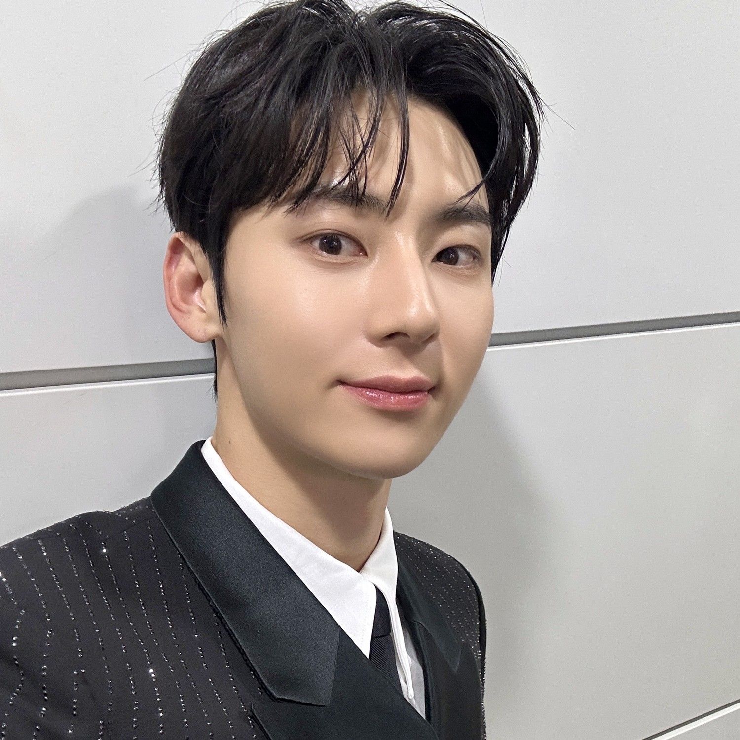 Recent activity shot of Hwang Minhyun