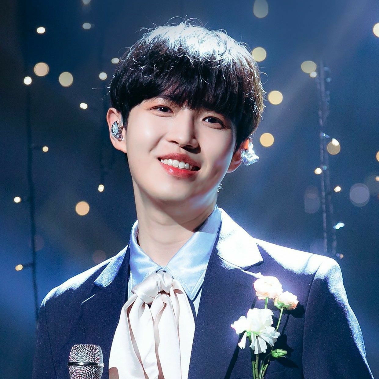 Behind-the-scenes cut of Kim Jaehwan