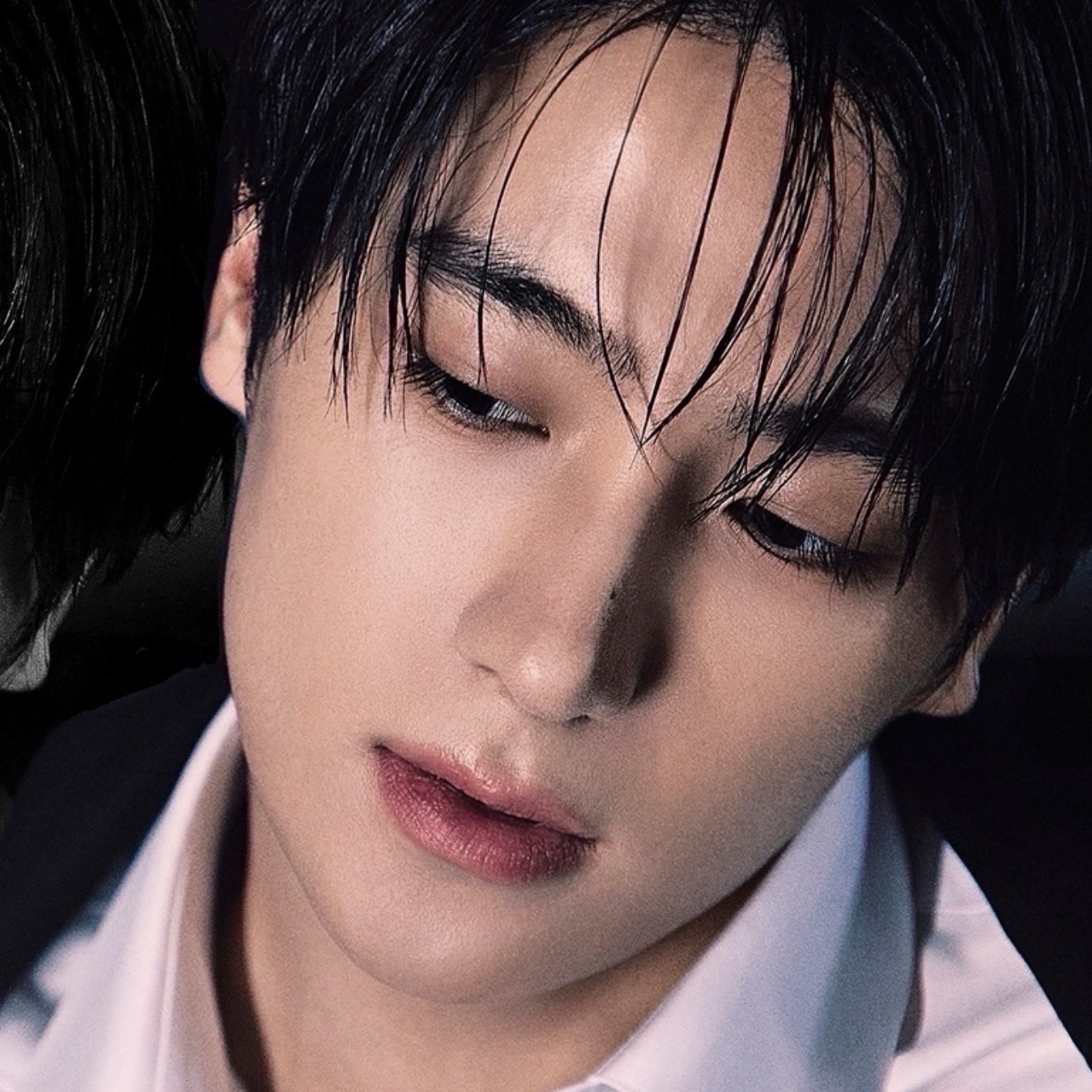 Latest photo of Hyunjae (THE BOYZ)