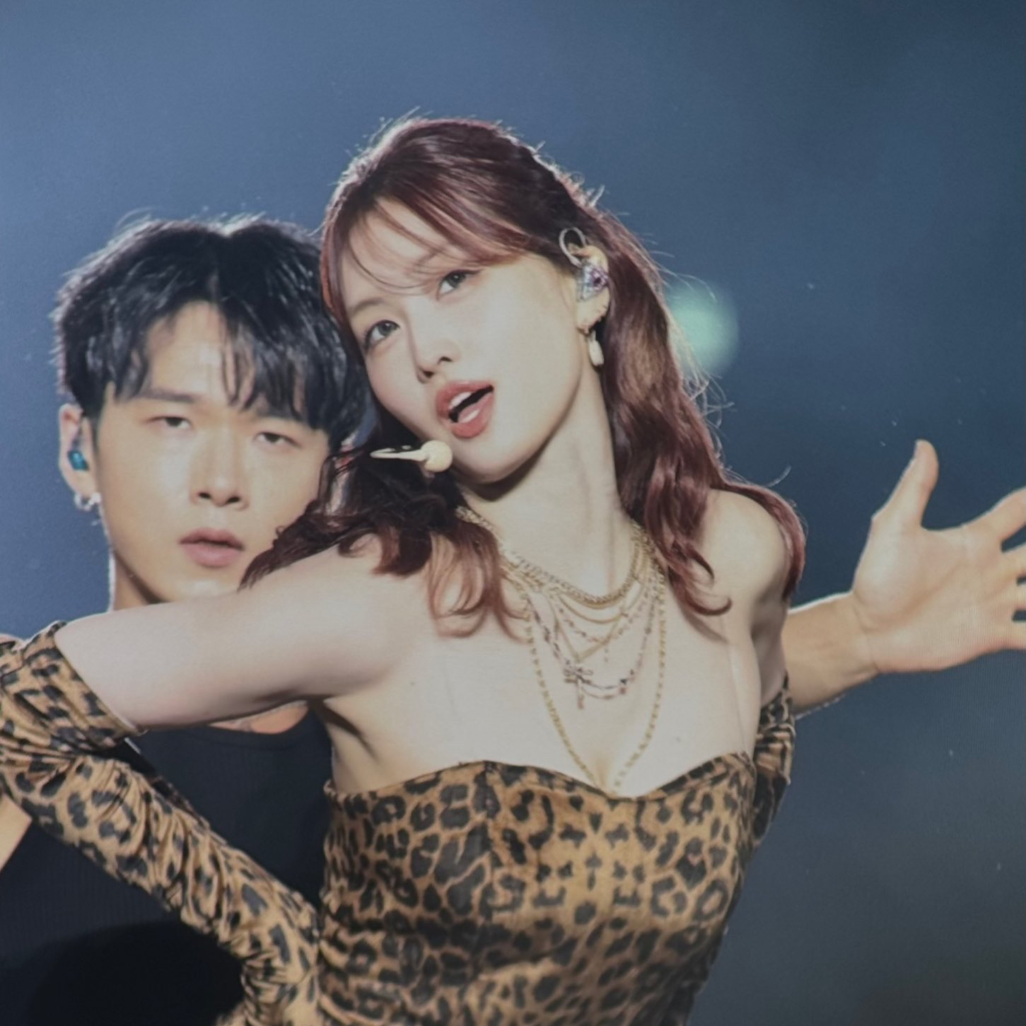 Foto aktivitas terbaru Momo (TWICE)