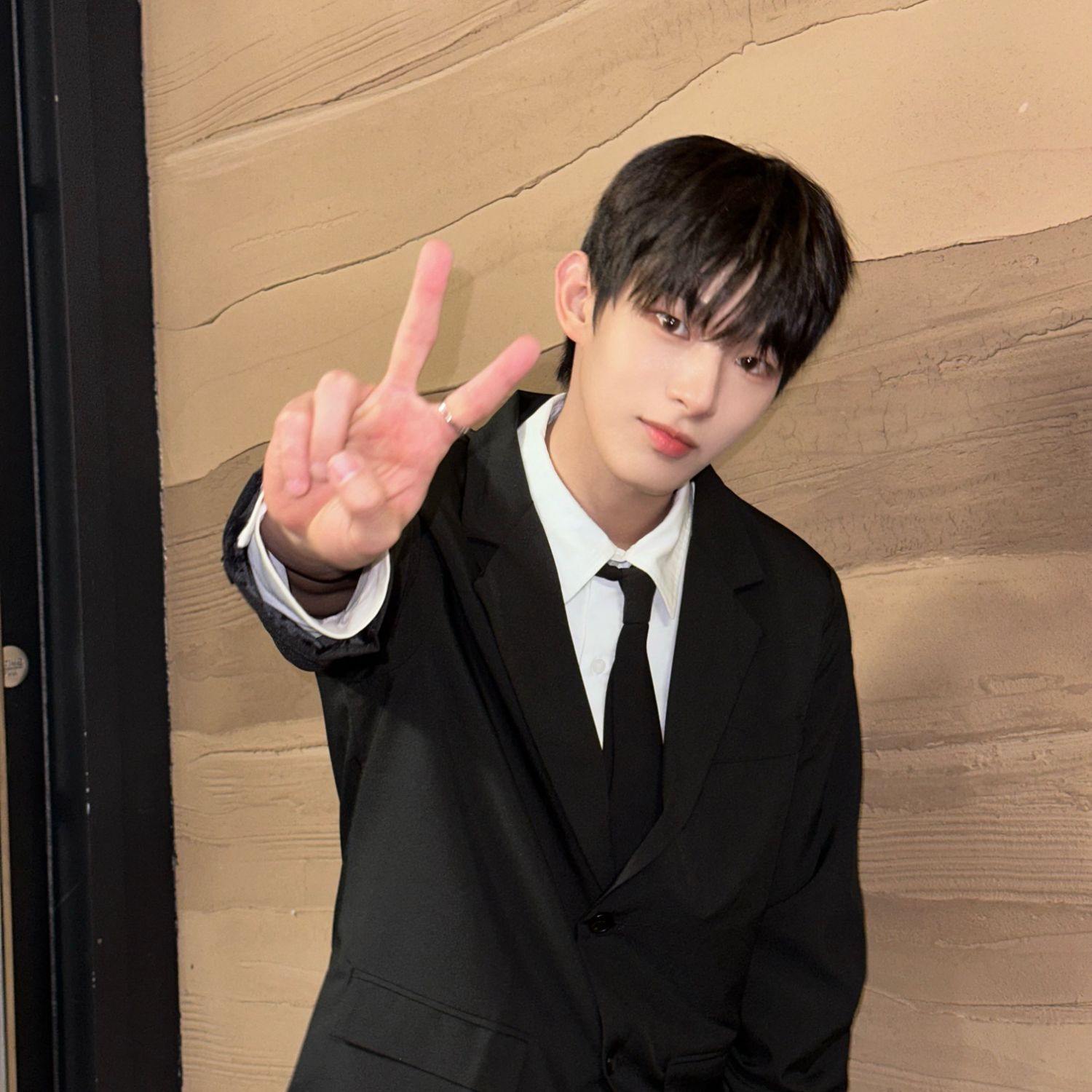 Behind-the-scenes cut of Steven (AHOF)