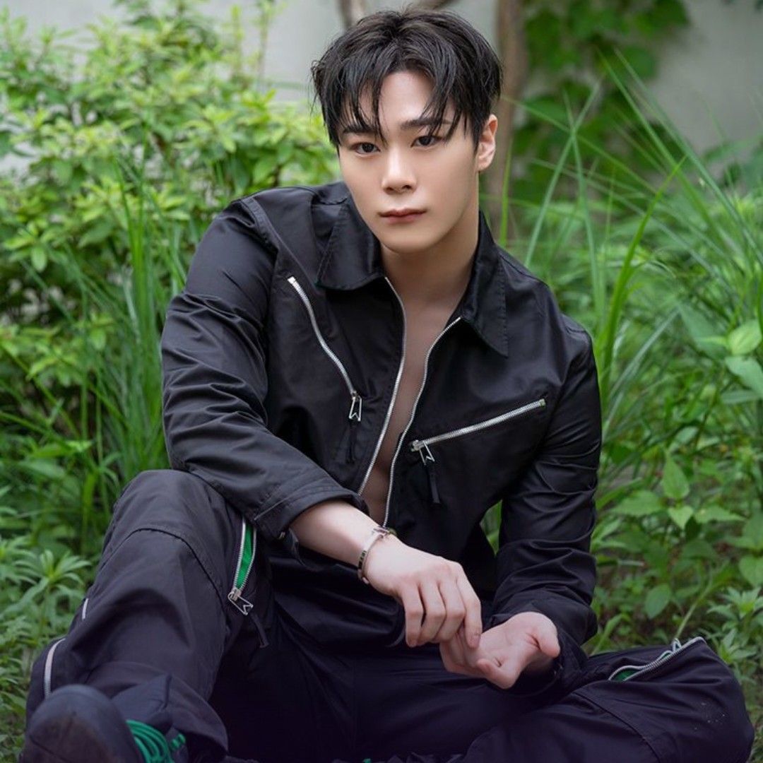 Behind-the-scenes cut of Moonbin (ASTRO)