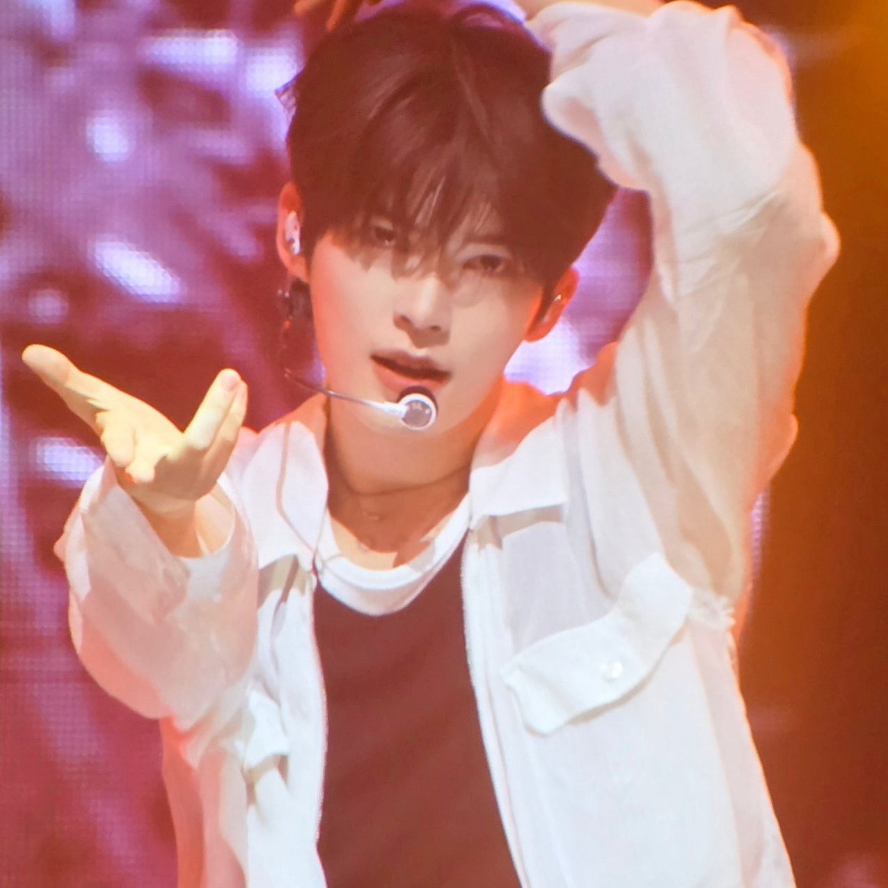 A moment captured by Sung Hanbin (ZEROBASEONE)'s fan