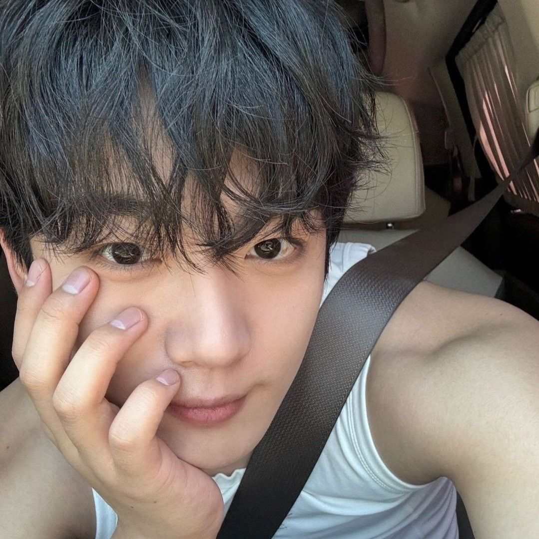 Latest photo of Kim Yohan (WEi)