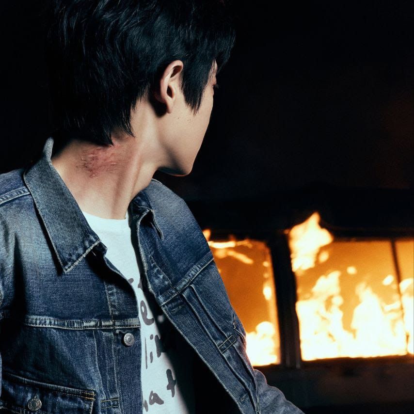 Behind-the-scenes cut of EXO