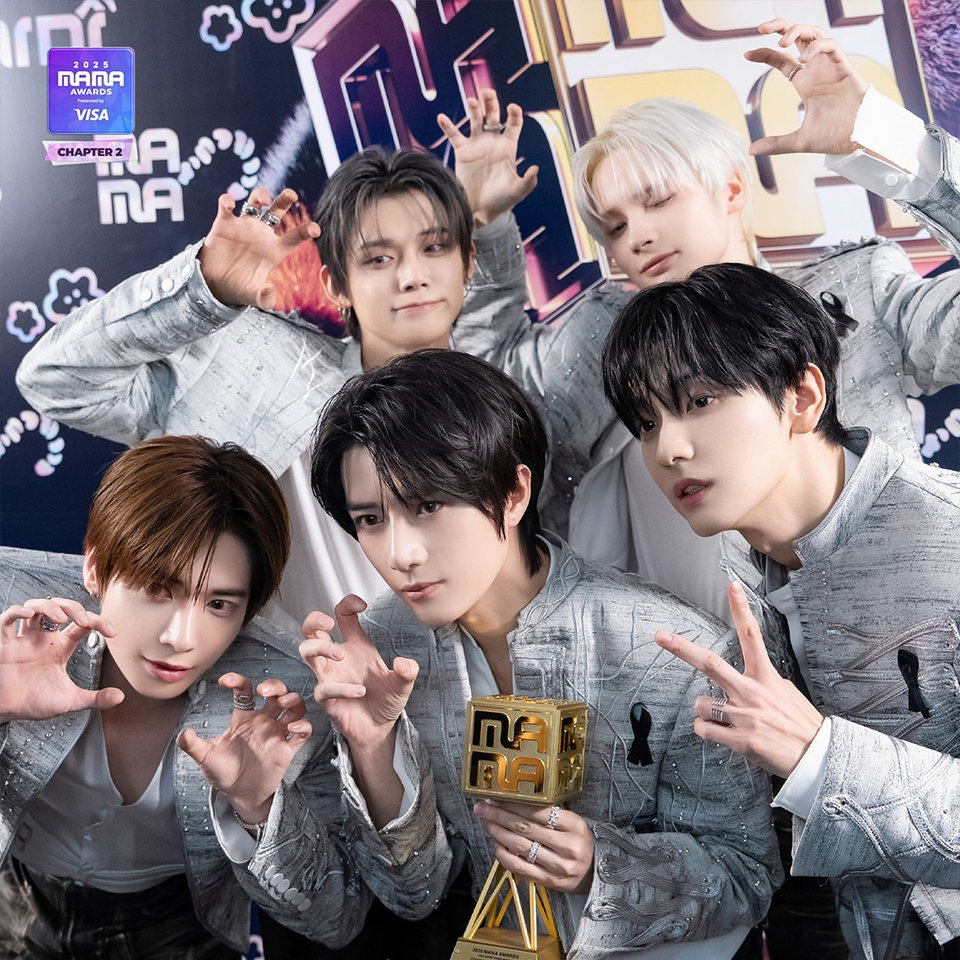 Behind-the-scenes cut of TOMORROW X TOGETHER