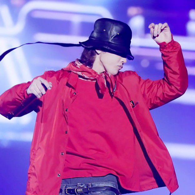 A moment captured by G-DRAGON (BIGBANG)'s fan