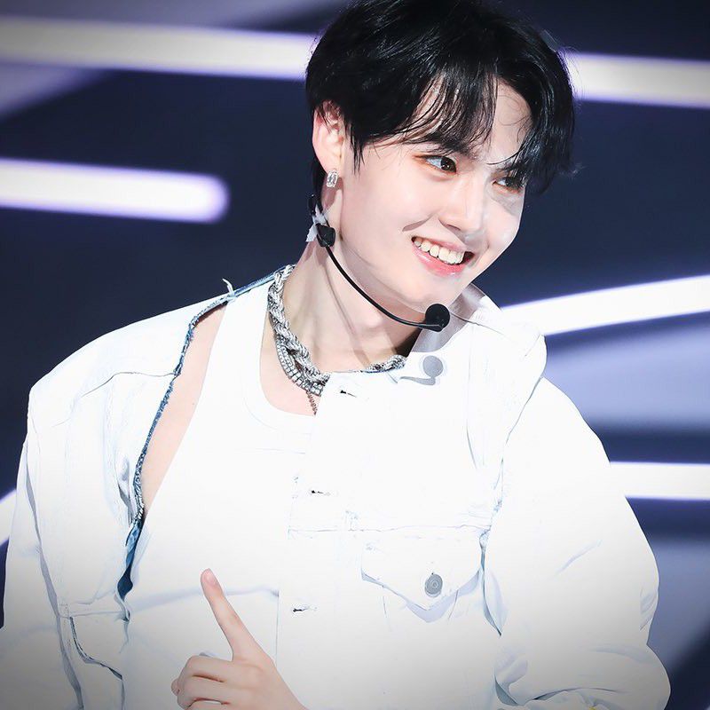Behind-the-scenes cut of Doyoung (TREASURE)