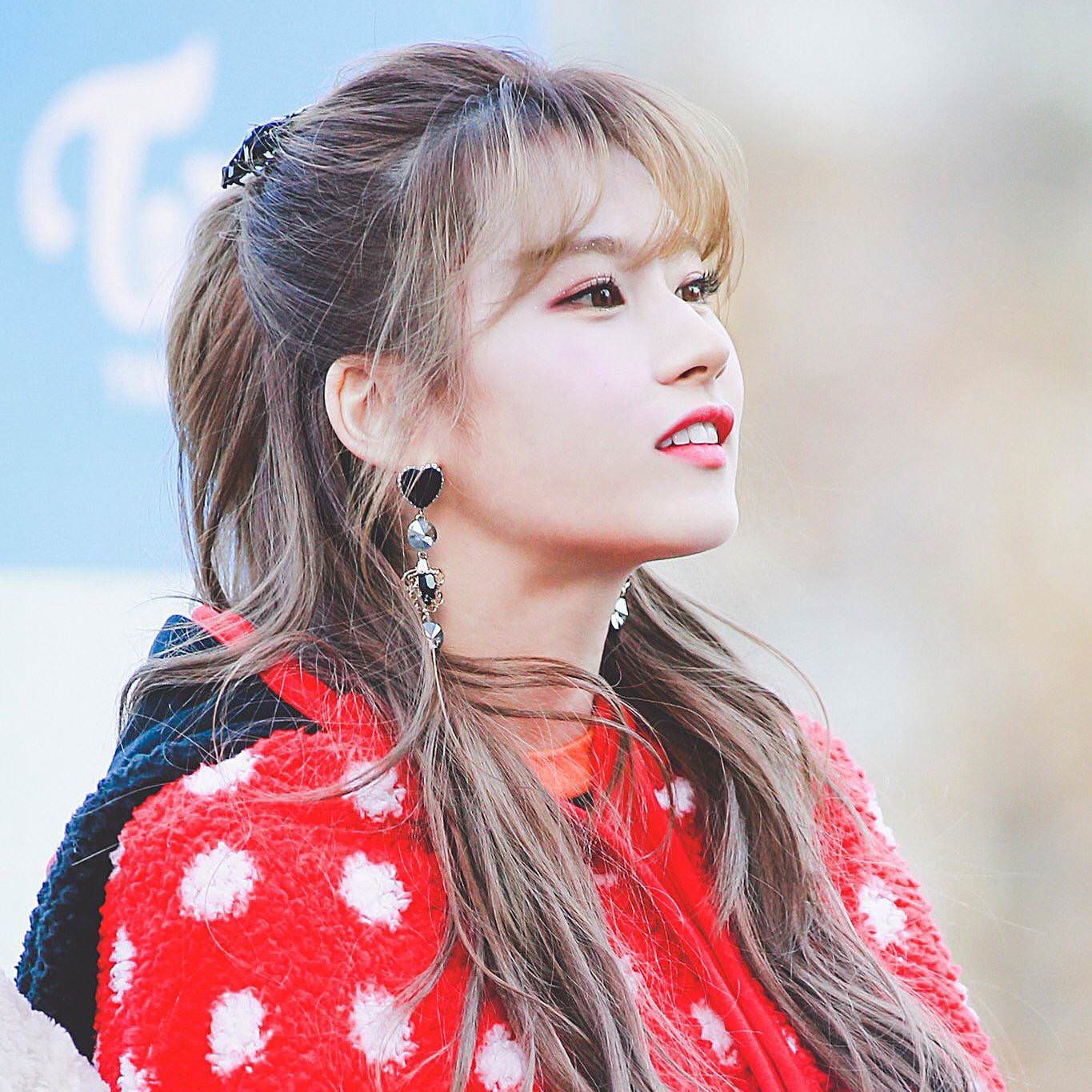 Behind-the-scenes cut of TWICE