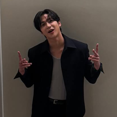 Behind-the-scenes cut of Rowoon