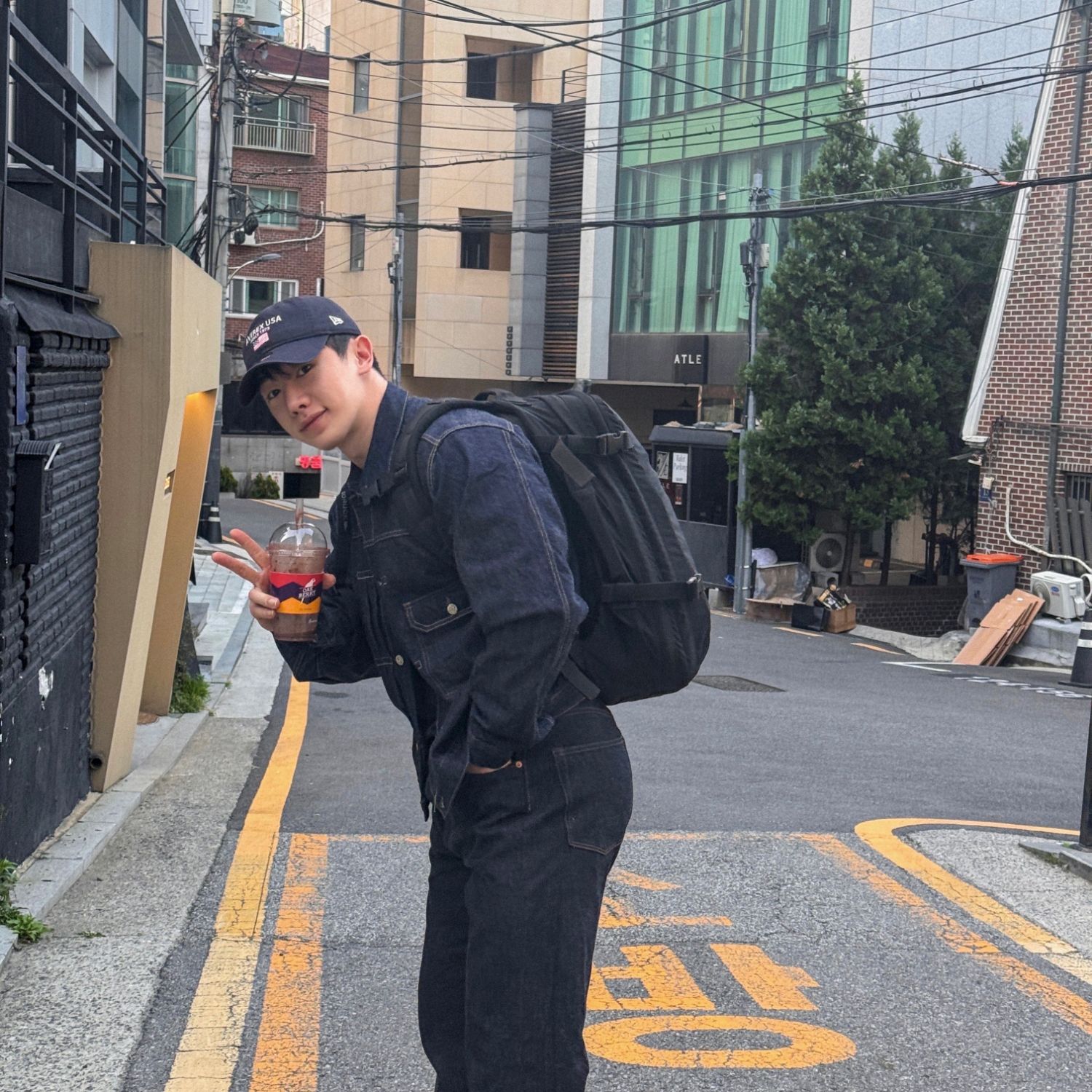 A moment captured by Wonho's fan