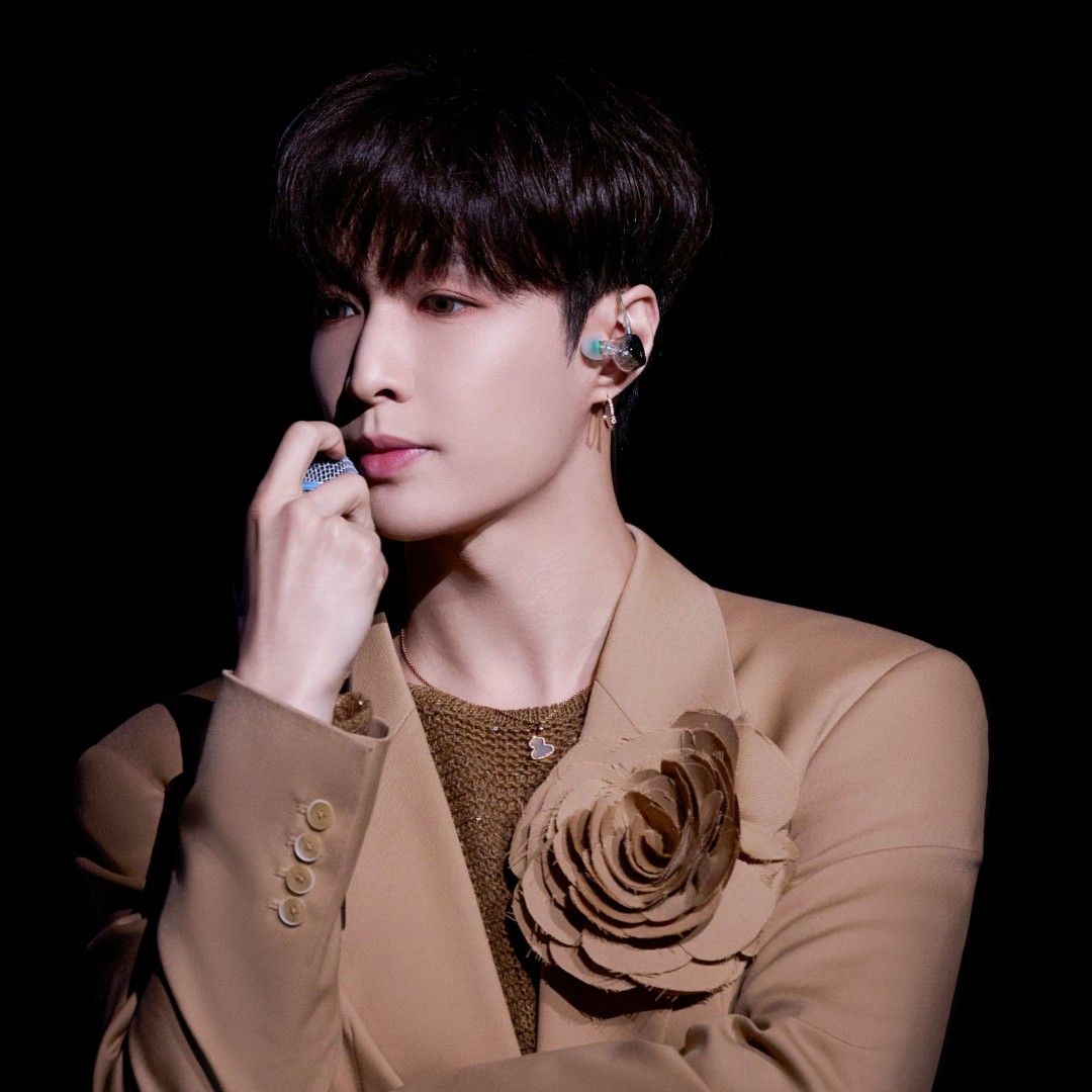 A moment captured by Lay (EXO)'s fan