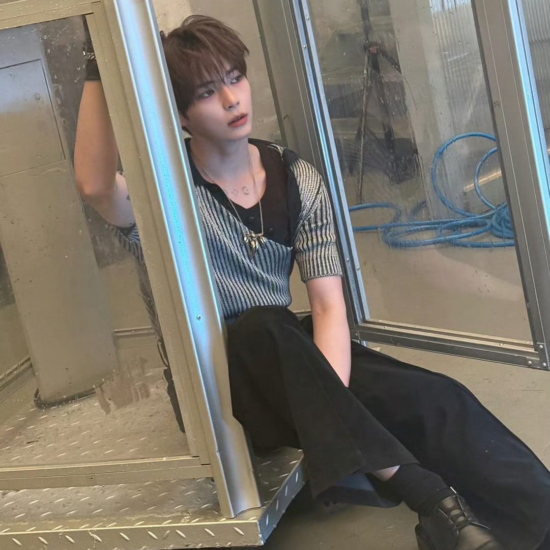 A moment captured by Sung Hanbin (ZEROBASEONE)'s fan