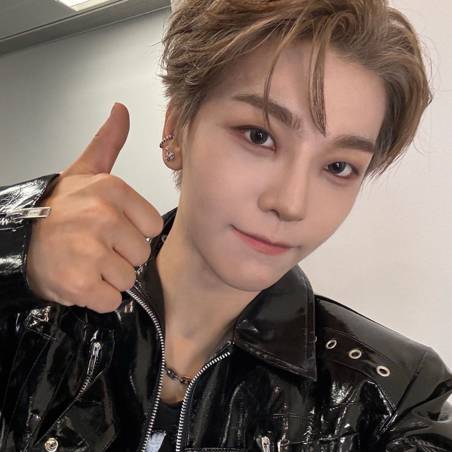 A moment captured by He Xinlong (ALPHA DRIVE ONE)'s fan