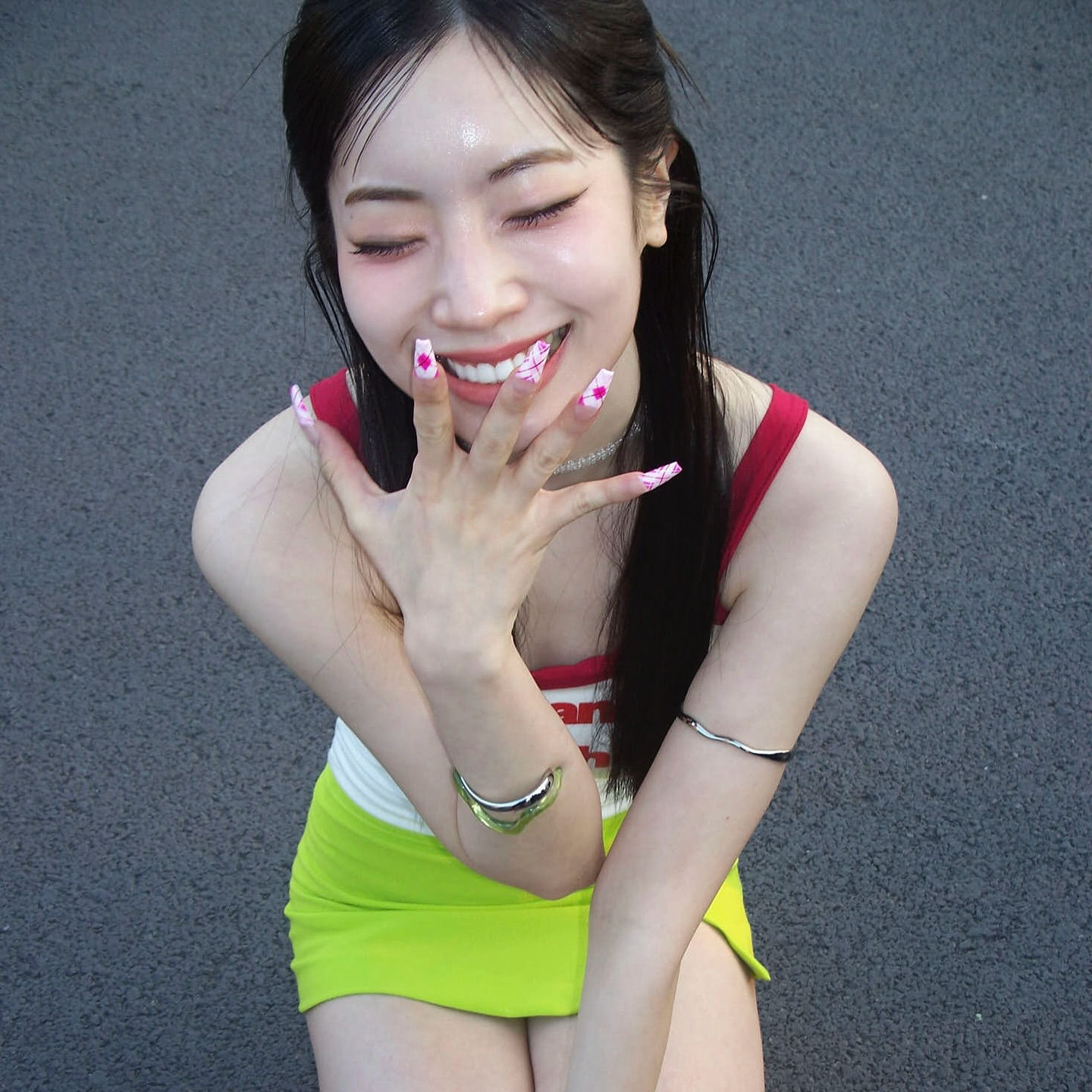 Behind-the-scenes cut of Dahyun (TWICE)