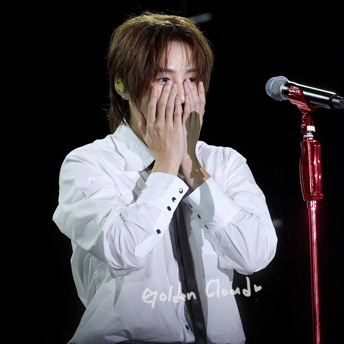 A moment captured by Ha Sungwoon's fan