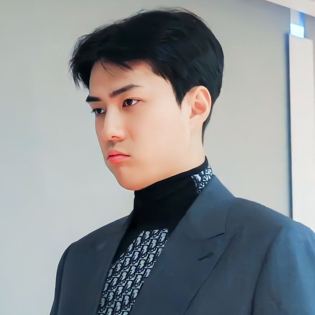 Recent activity shot of Sehun (EXO)