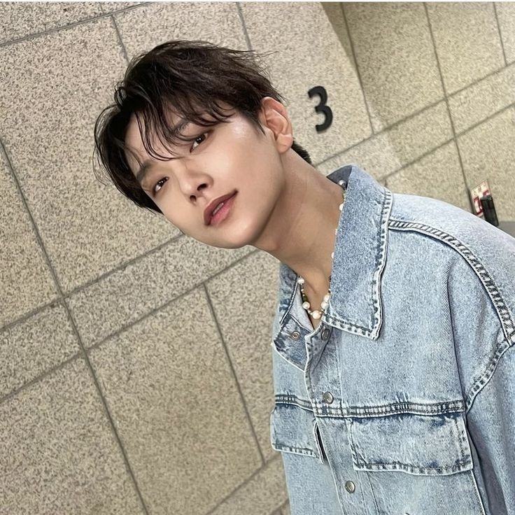 Recent activity shot of Joshua (SEVENTEEN)