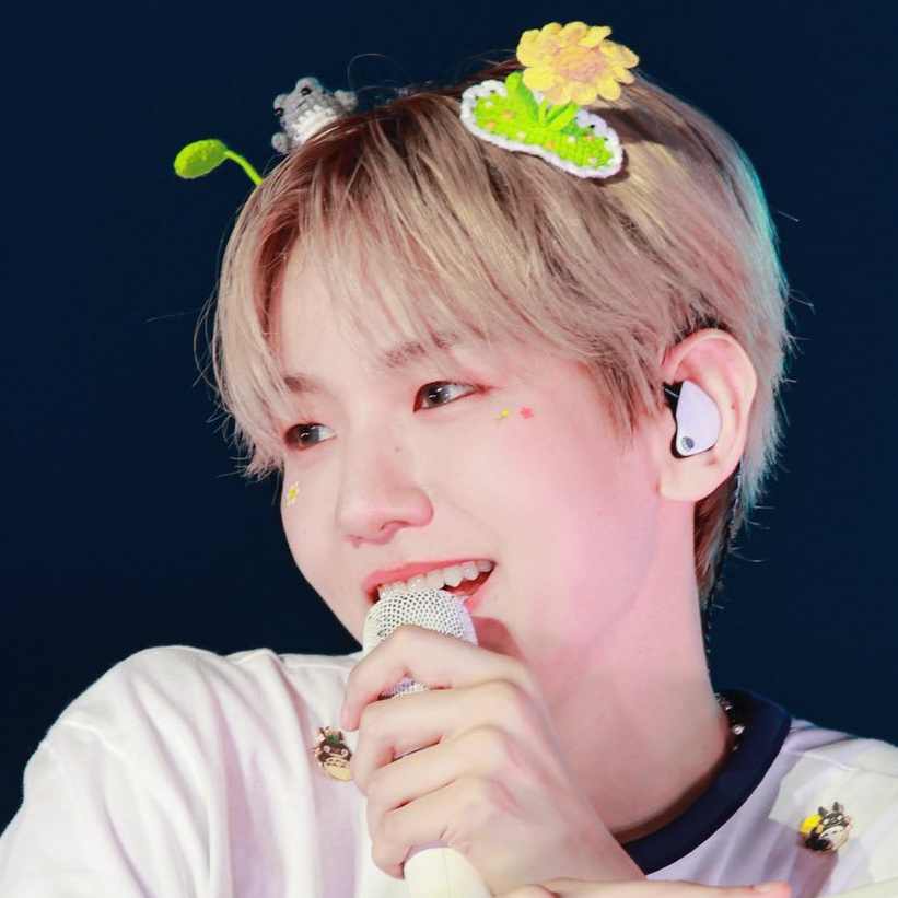 ベクヒョン (EXO)の最新写真