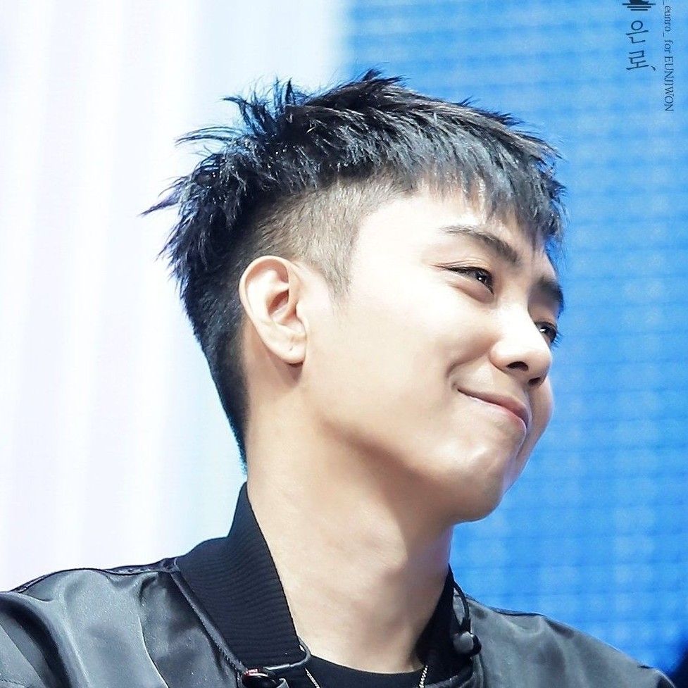 A moment captured by Eun Jiwon (SECHSKIES)'s fan