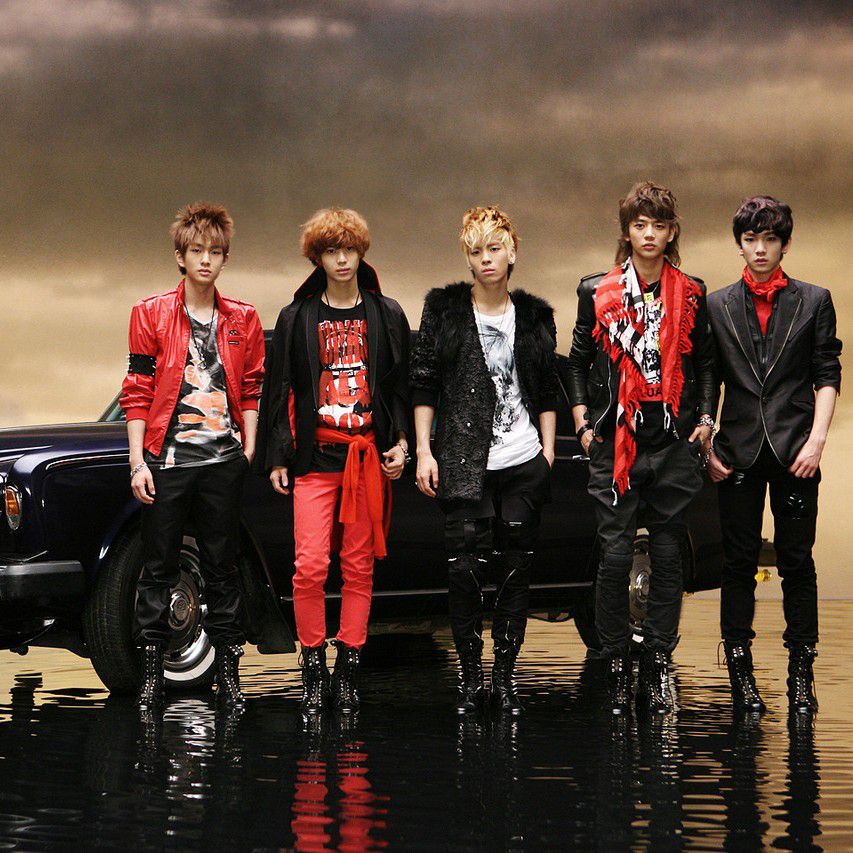 Recent activity shot of SHINee