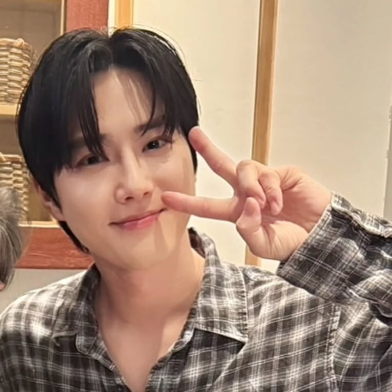 Suho (EXO)的最新活動照片