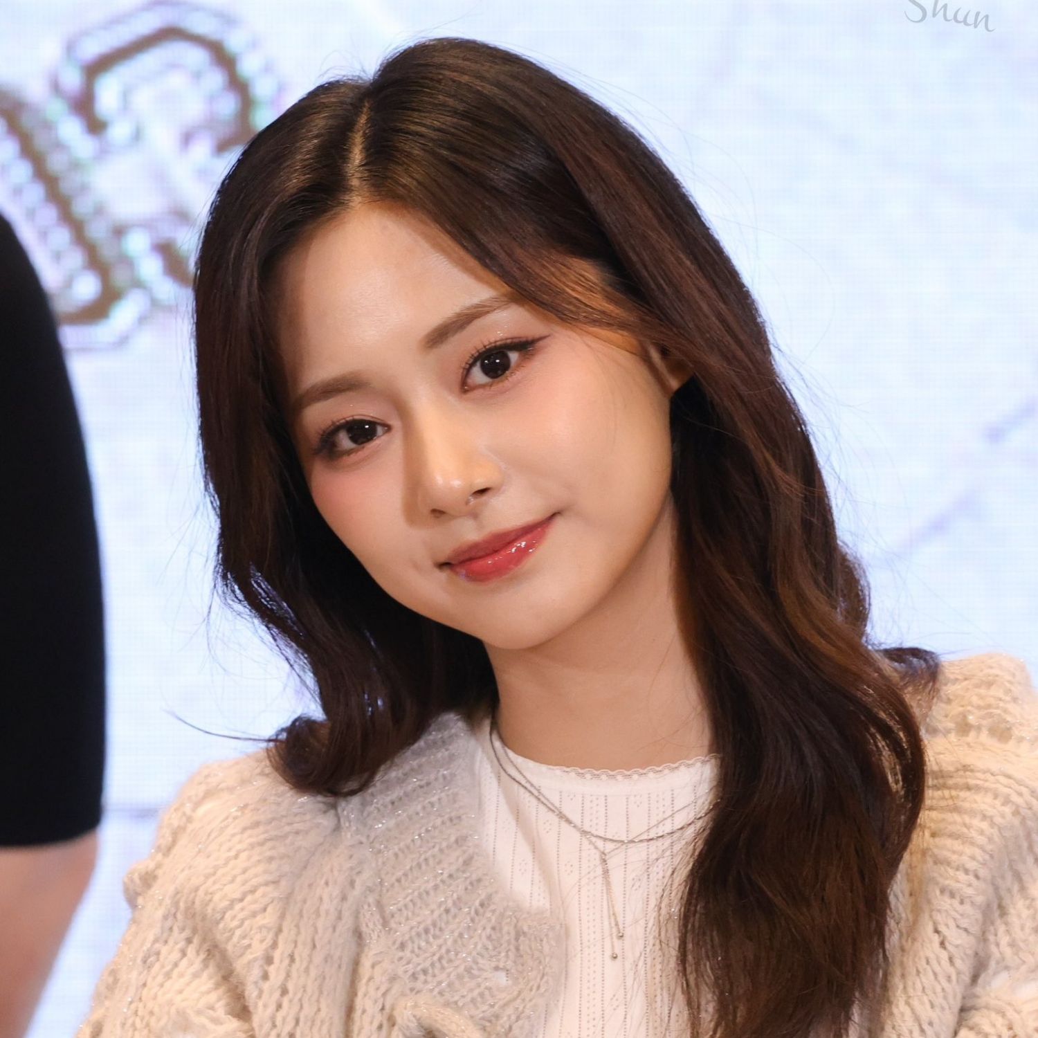 Latest photo of Tzuyu (TWICE)