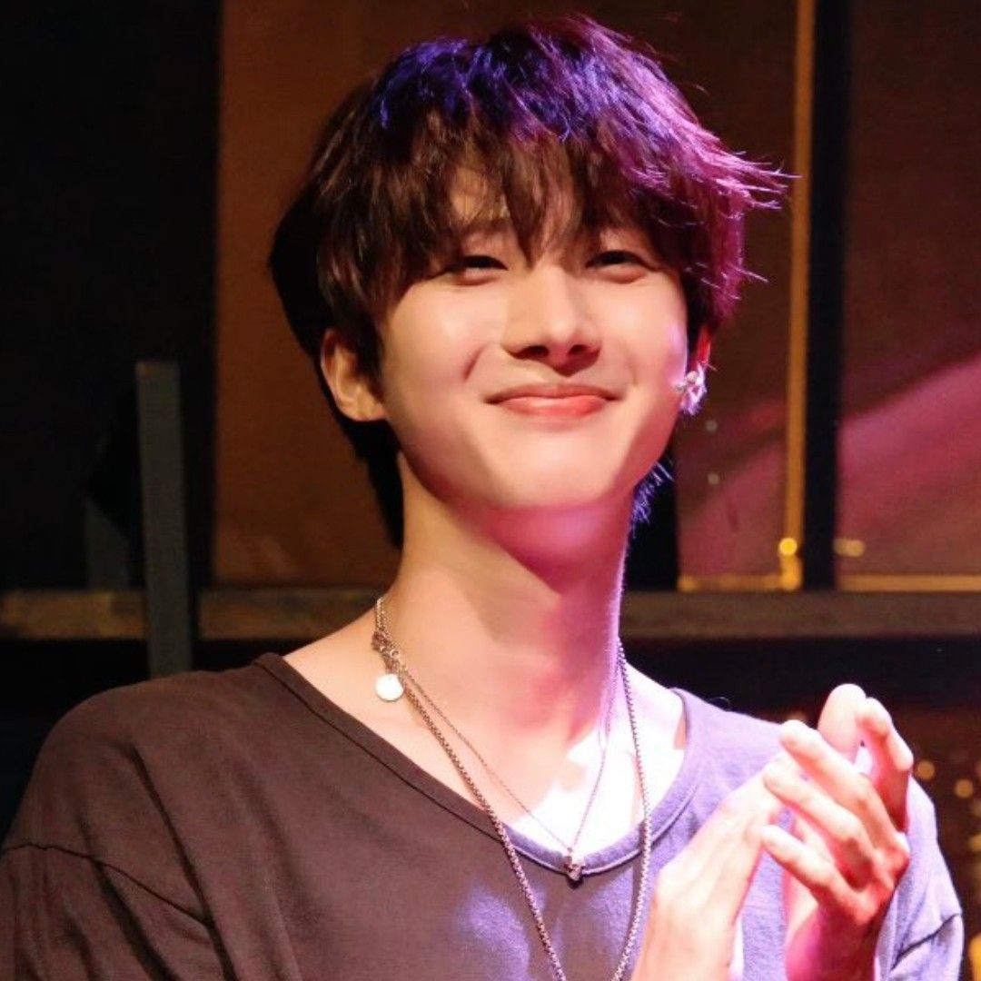A moment captured by Hui (PENTAGON)'s fan
