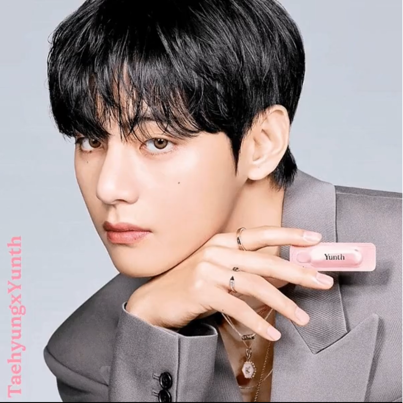 V (BTS)の最新写真