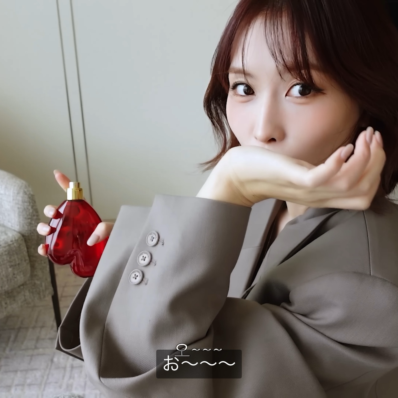 モモ (TWICE)の舞台裏ショット