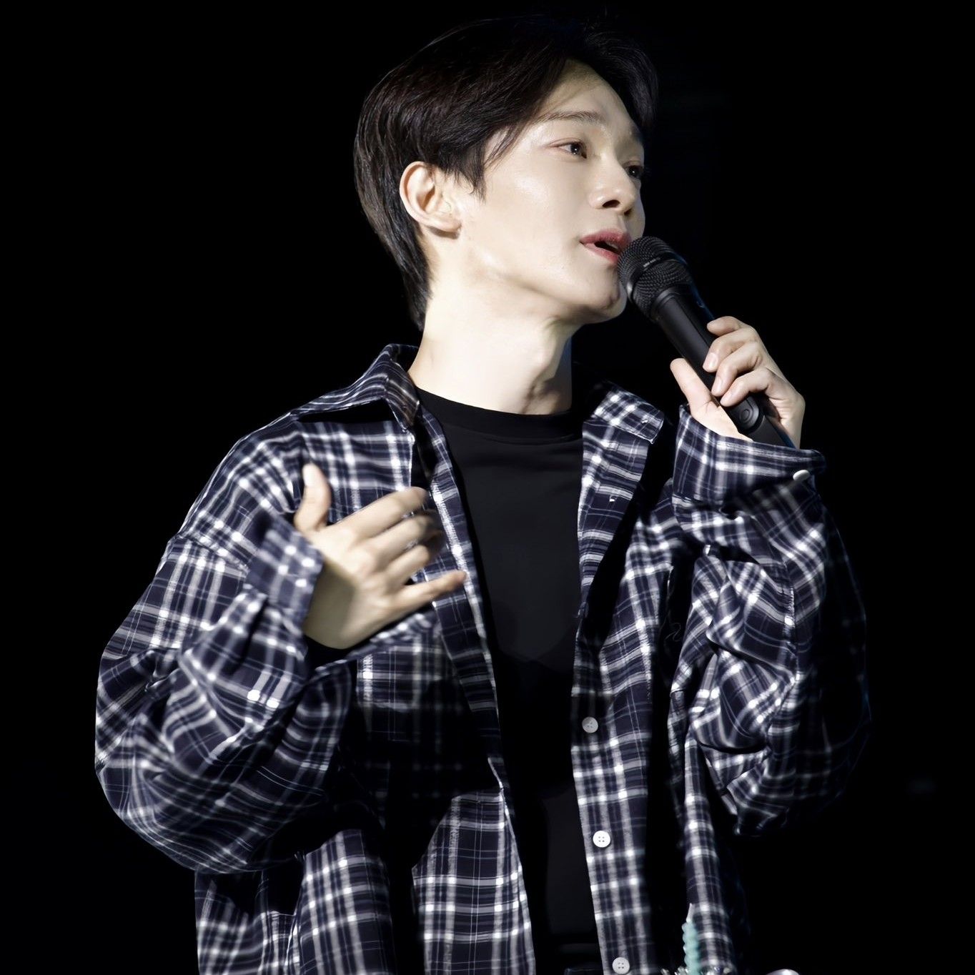 Chen (EXO)粉丝拍下的瞬间