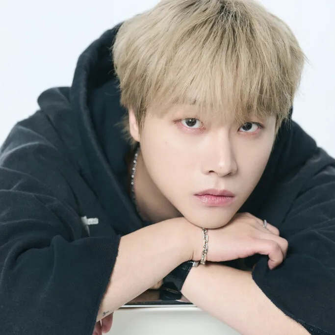 Recent activity shot of JAY (iKON)