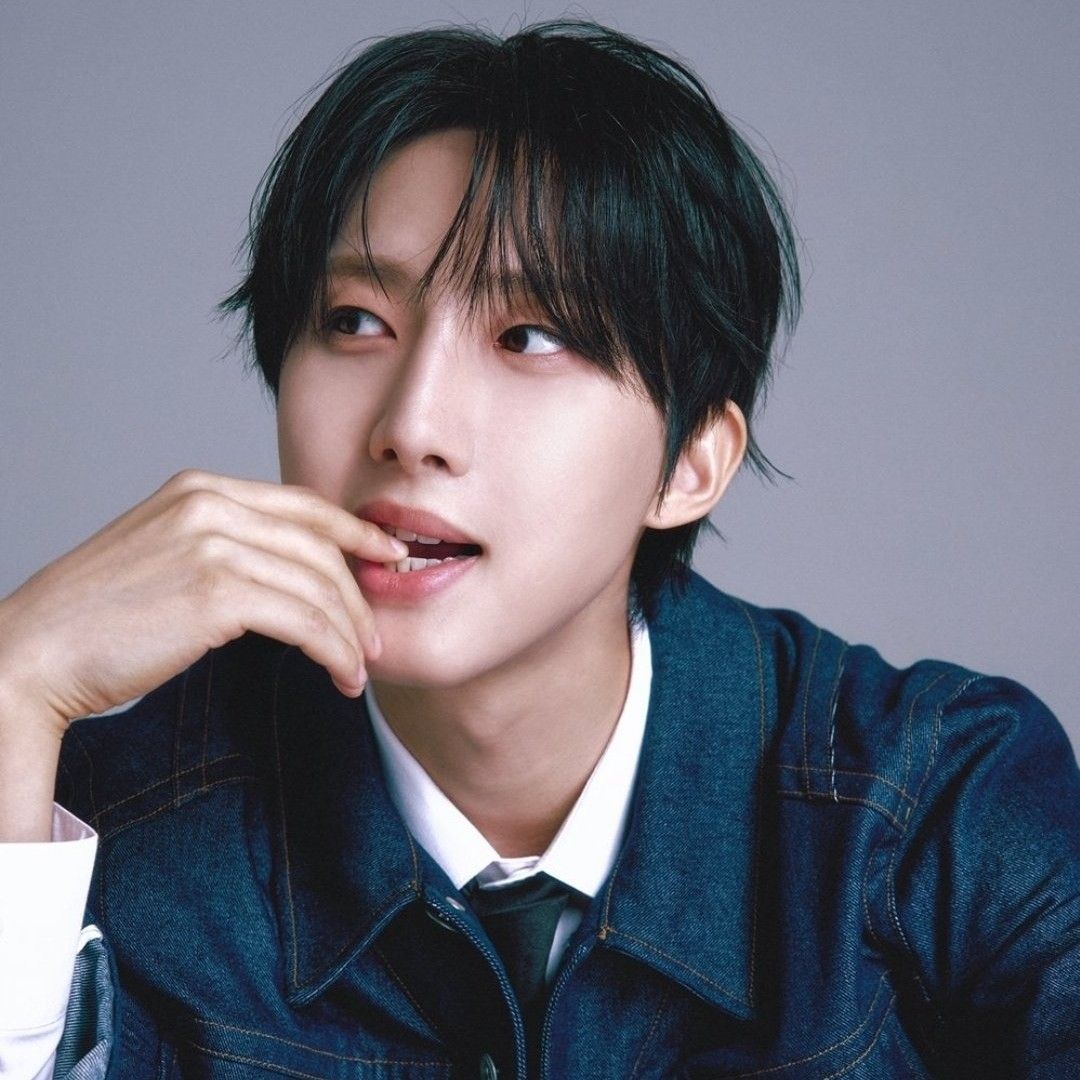 Behind-the-scenes cut of Hui (PENTAGON)