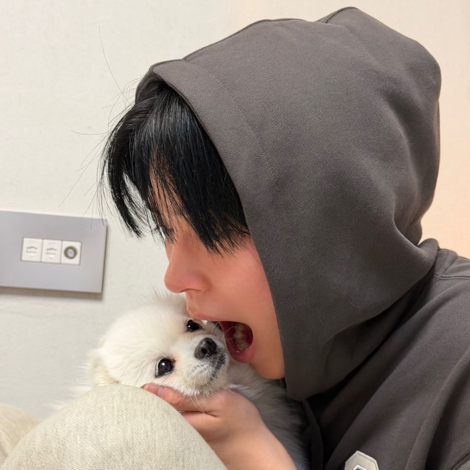 Foto terbaru Sung Hanbin (ZEROBASEONE)