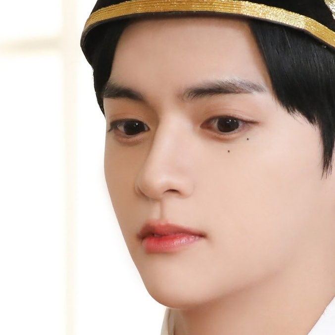 Behind-the-scenes cut of Sungyun (n.SSign)
