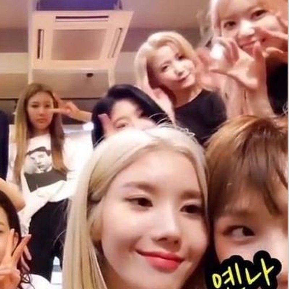 Behind-the-scenes cut of IZ*ONE