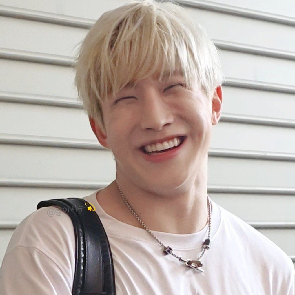 Latest photo of Jinjin (ASTRO)