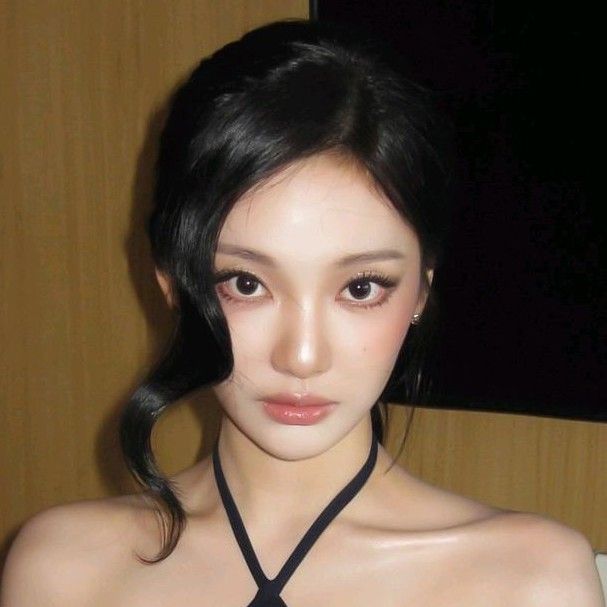 Latest photo of Ningning (aespa)