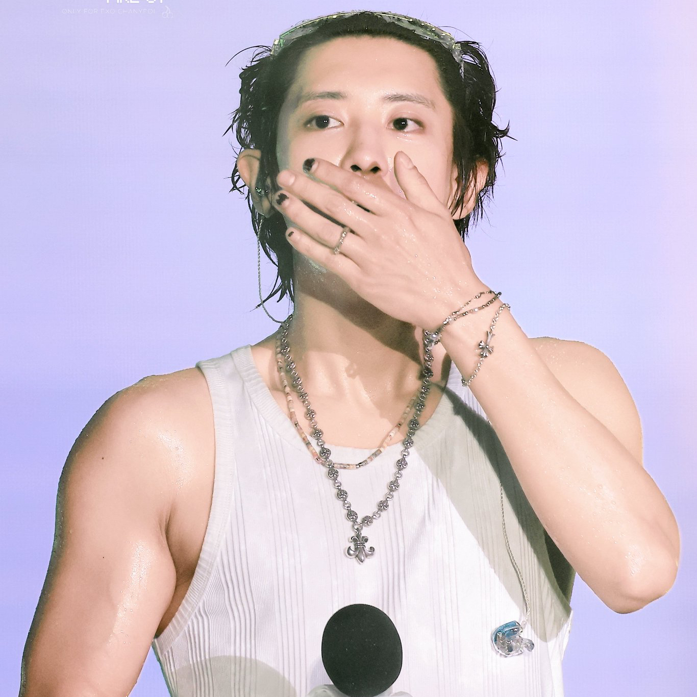 A moment captured by Chanyeol (EXO)'s fan