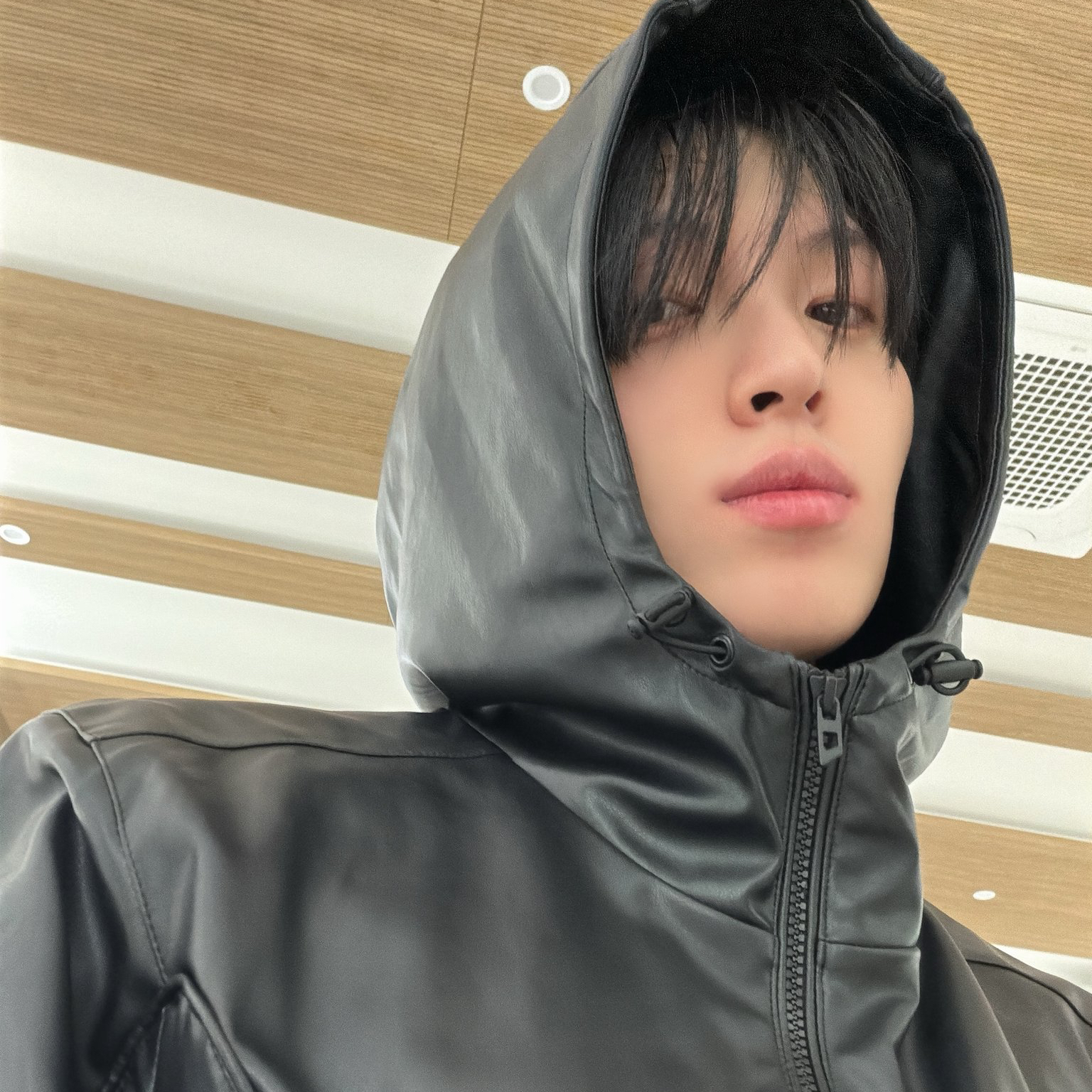 Behind-the-scenes cut of HEECHAN (DKB)