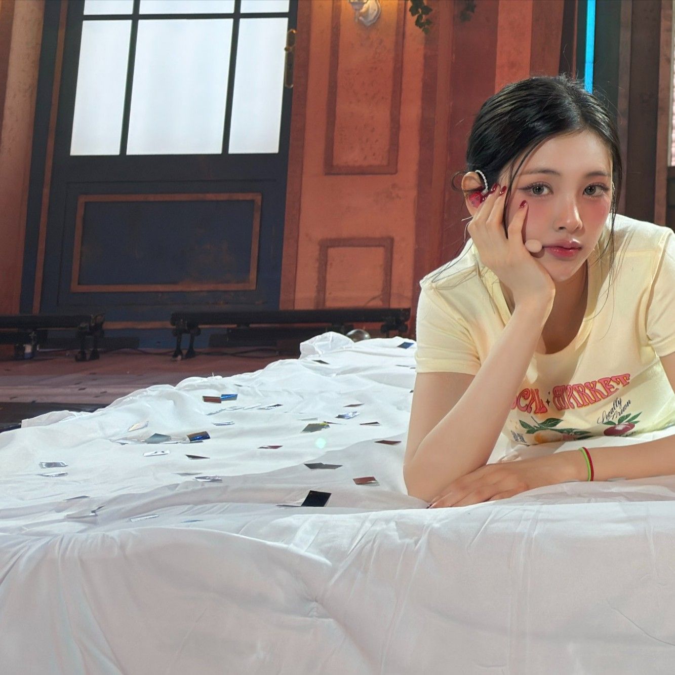 Behind-the-scenes cut of Beni (Baby DONT Cry)
