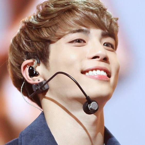 Behind-the-scenes cut of SHINee