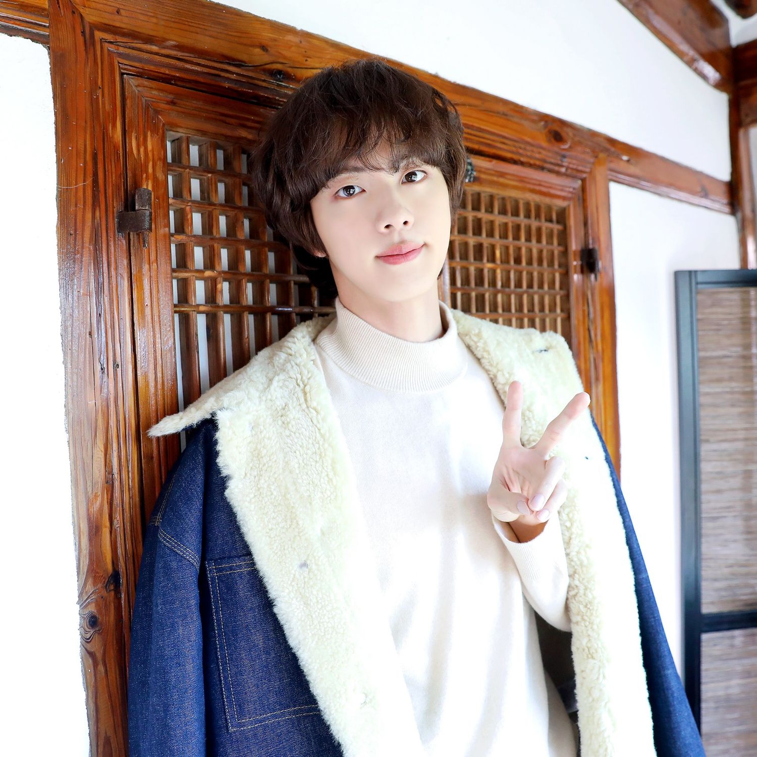 진 (방탄소년단)의 최신 사진