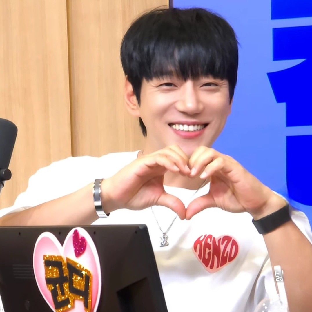 Latest photo of Hwang Chiyeol