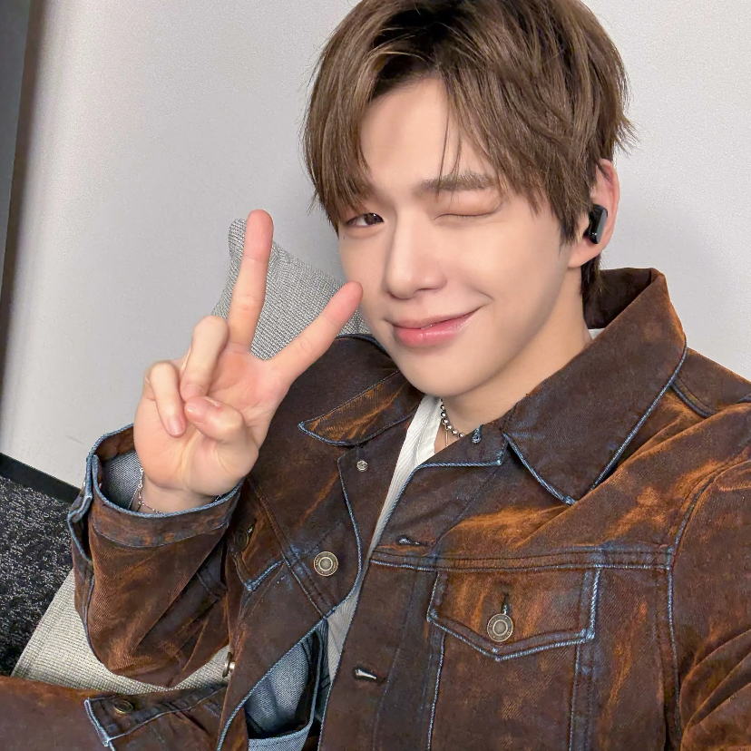 Behind-the-scenes cut of Kang Daniel