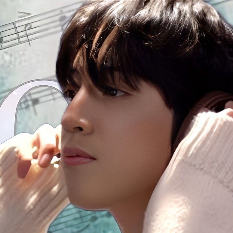 A moment captured by Wooseok (PENTAGON)'s fan