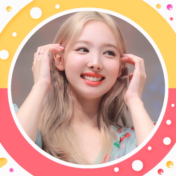 A moment captured by Nayeon (TWICE)'s fan