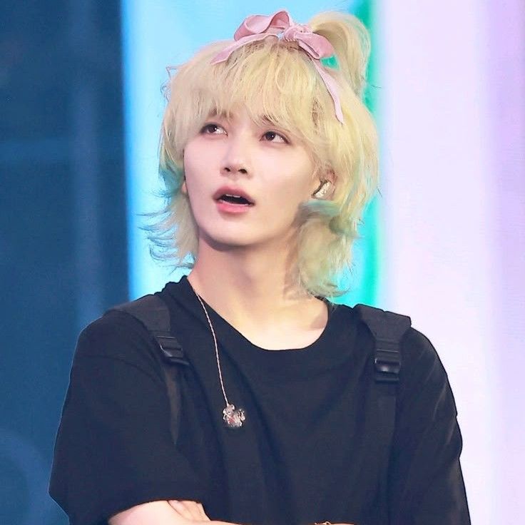 Recent activity shot of Jeonghan (SEVENTEEN)