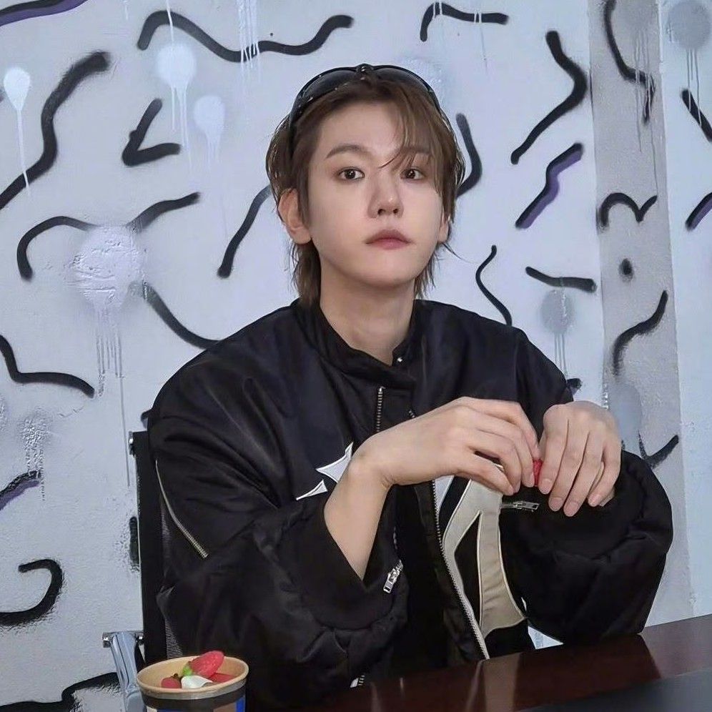 Behind-the-scenes cut of Baekhyun (EXO)