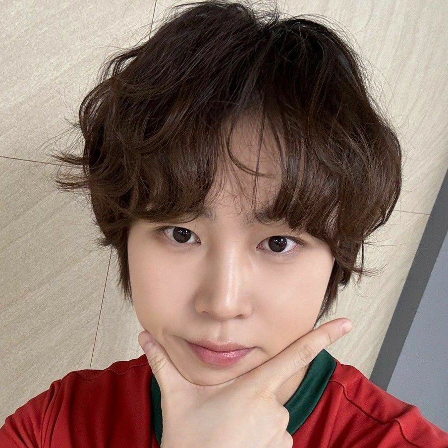 A moment captured by Ha Sungwoon's fan